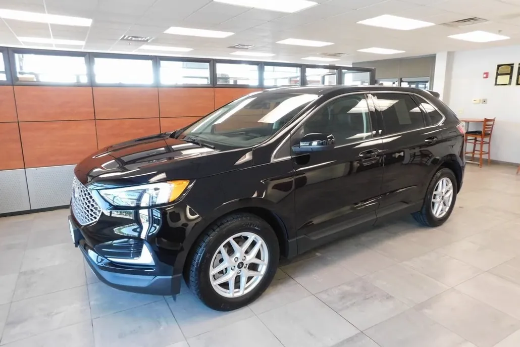 2024 Ford Edge SEL photo 1
