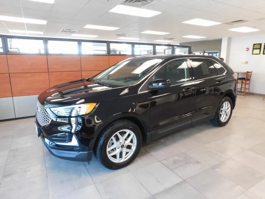 2024 Ford Edge SEL photo 1