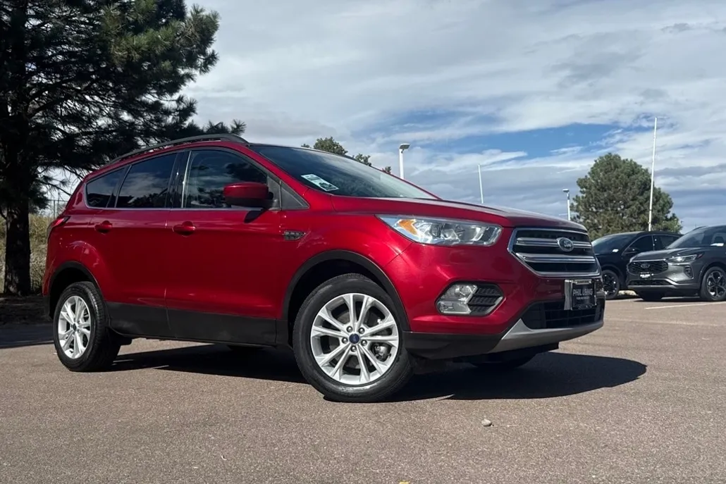 2018 Ford Escape SEL photo 1