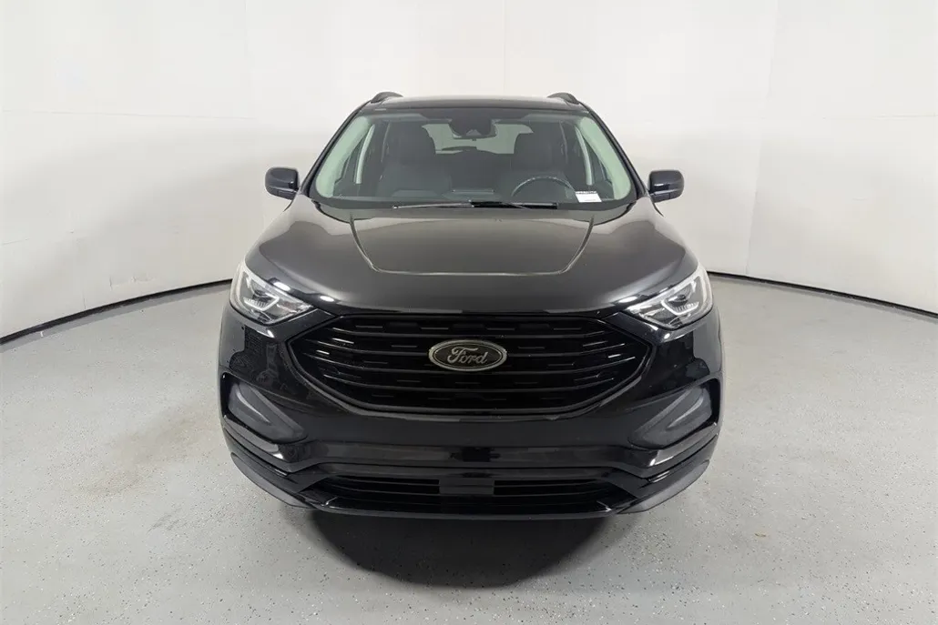 2022 Ford Edge SE photo 1