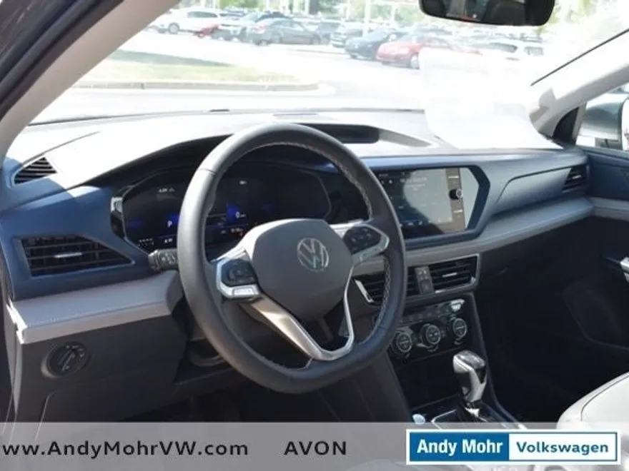 2024 Volkswagen Taos SE photo 10