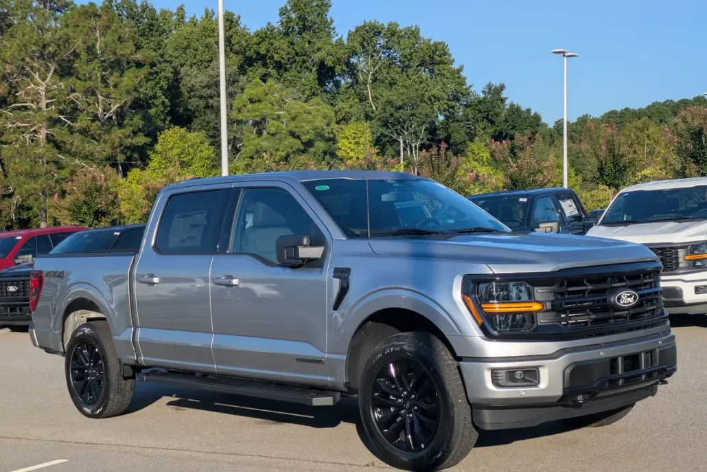 2025 Ford F-150 XLT photo 1