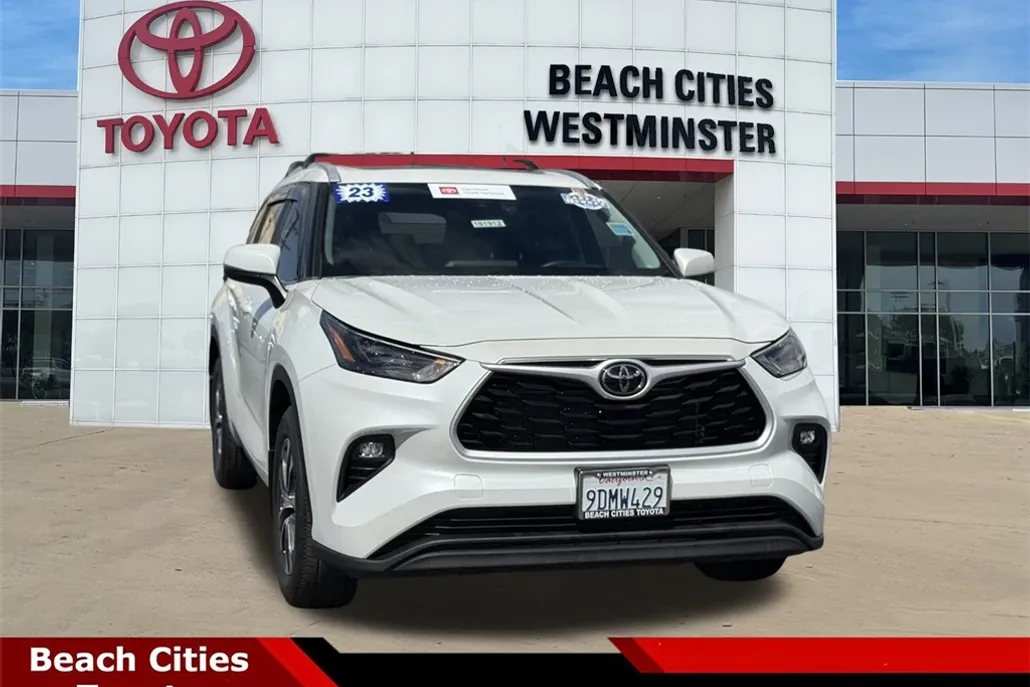 2023 Toyota Highlander XLE photo 1