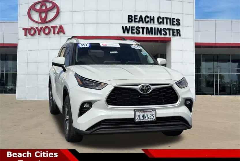 2023 Toyota Highlander XLE photo 1