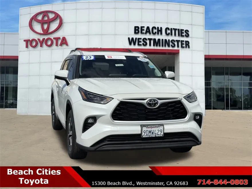 2023 Toyota Highlander XLE photo 1