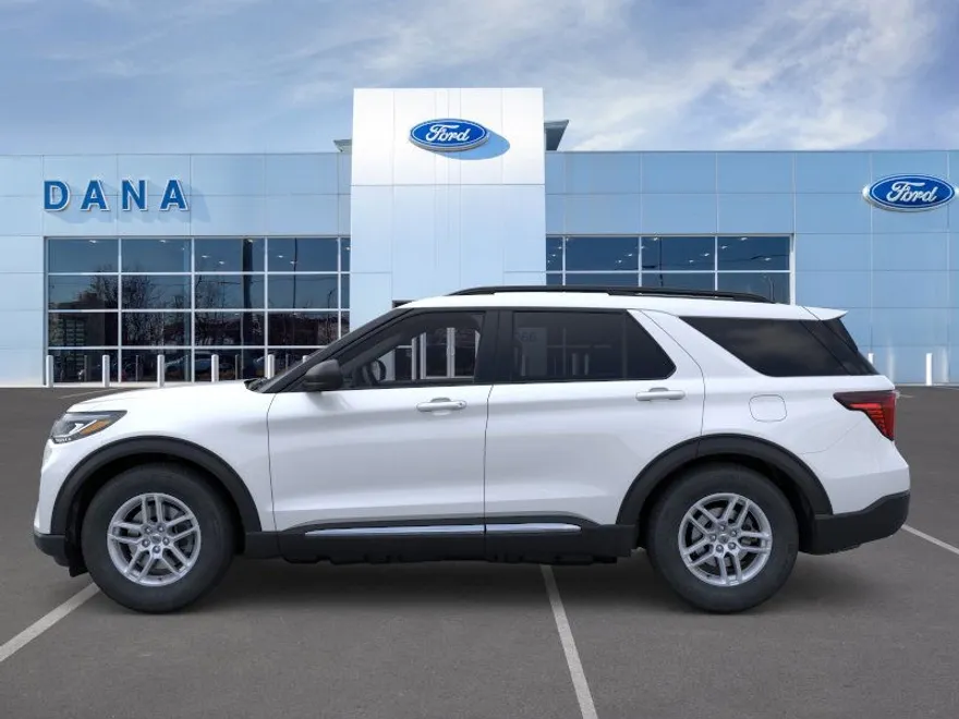 2025 Ford Explorer photo 1