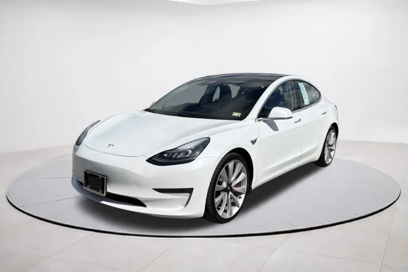2018 Tesla Model 3 Long Range photo 1