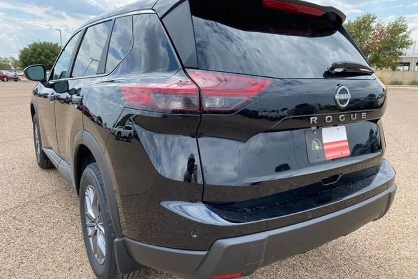 2026 Nissan Rogue S photo 1