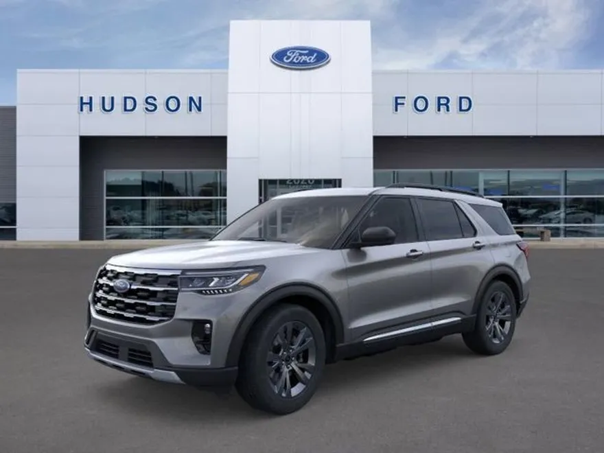 2025 Ford Explorer photo 1