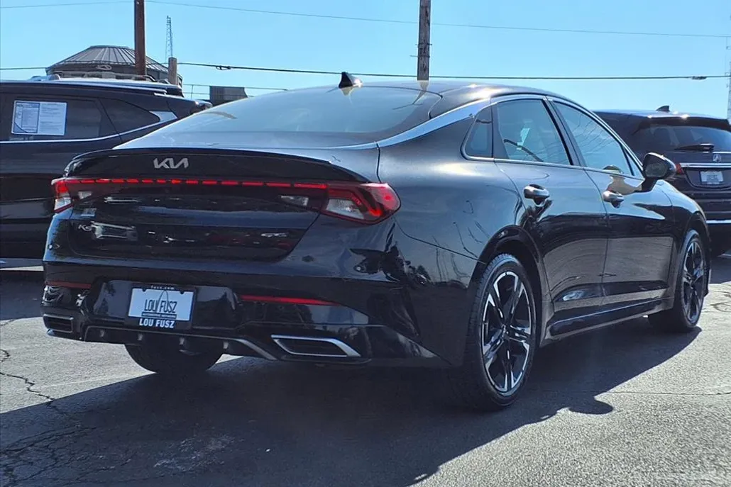 2022 Kia K5 GT-Line photo 1