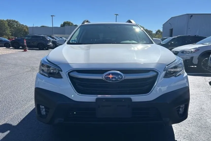 2021 Subaru Outback Premium photo 1