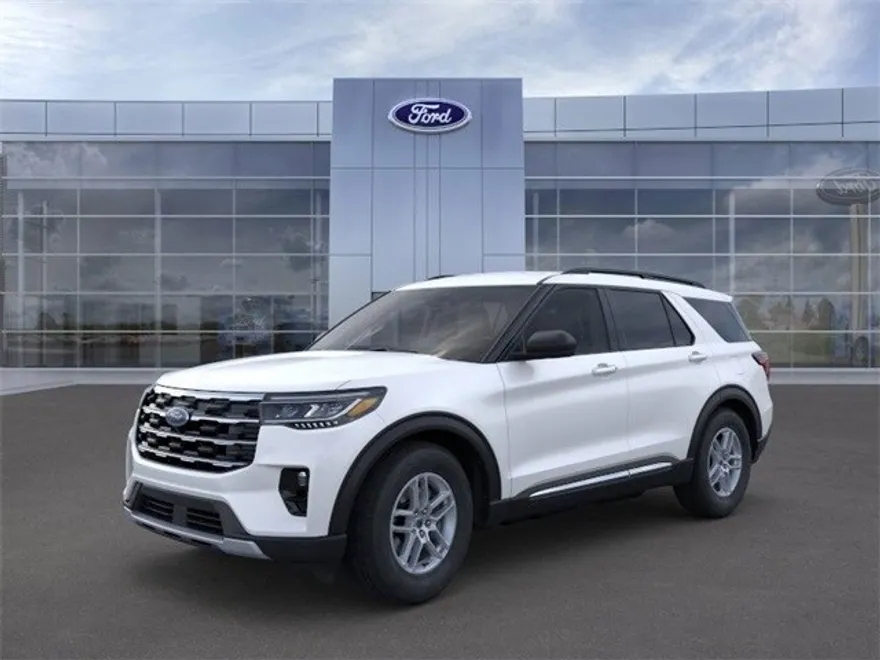 2025 Ford Explorer photo 1