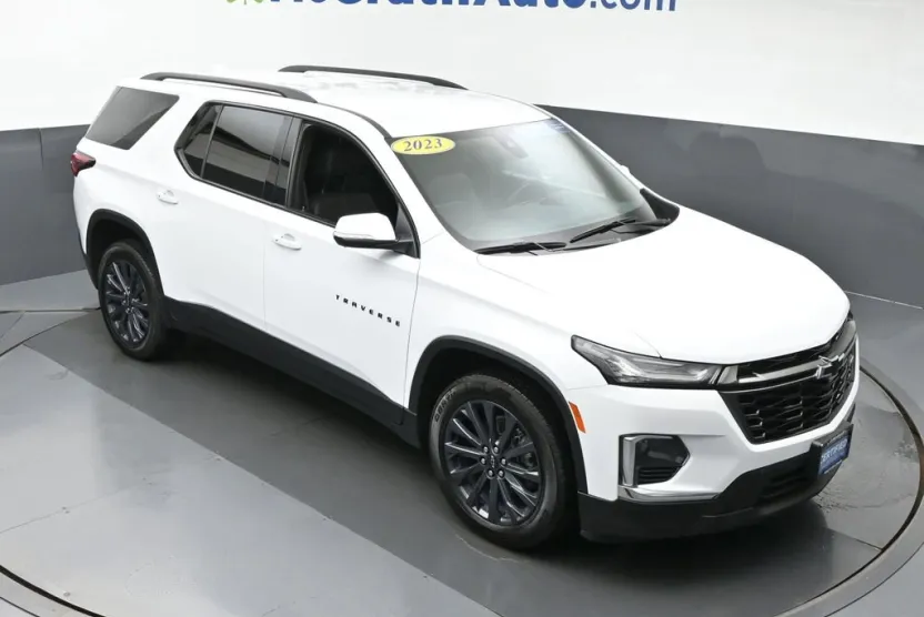 2023 Chevrolet Traverse RS photo 1