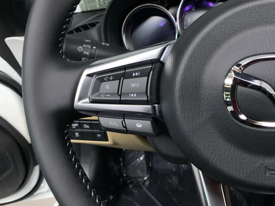 2025 Mazda MX-5 Miata Miata RF Grand Touring photo 22