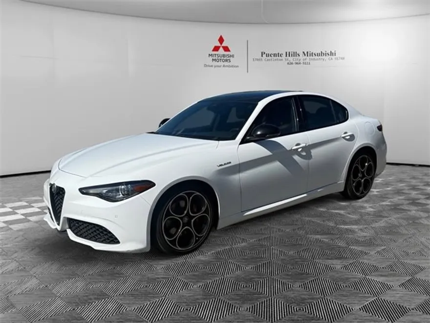 2022 Alfa Romeo Giulia Ti Veloce photo 1