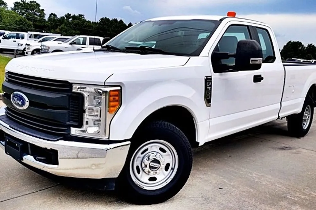2017 Ford F-350 photo 1