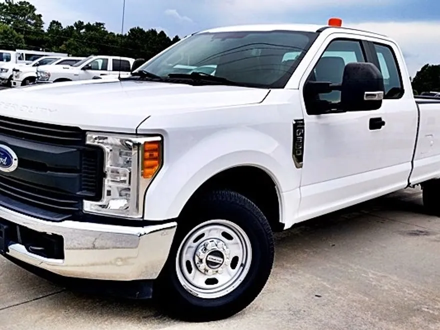2017 Ford F-350 photo 1