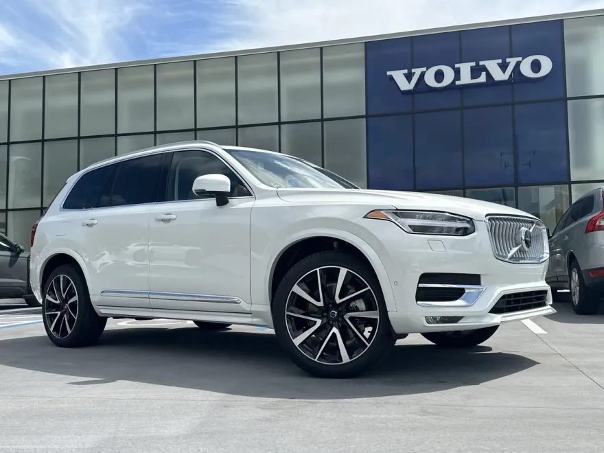 2025 Volvo XC90 Plus photo 1