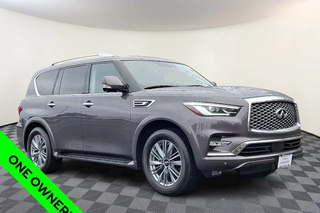 2022 Infiniti QX80 Luxe photo 1