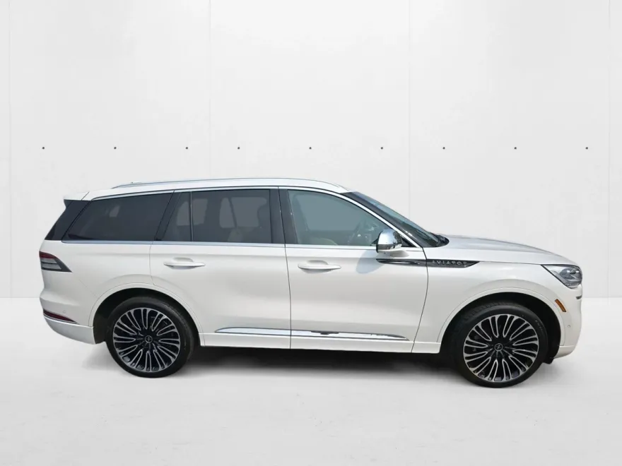 2020 Lincoln Aviator Black Label photo 1