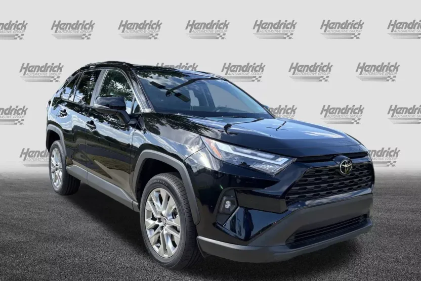 2022 Toyota RAV4 XLE Premium photo 1