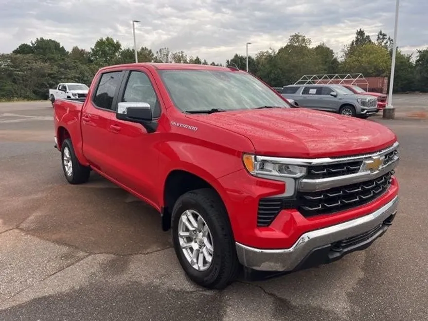 2022 Chevrolet Silverado 1500 LT photo 1