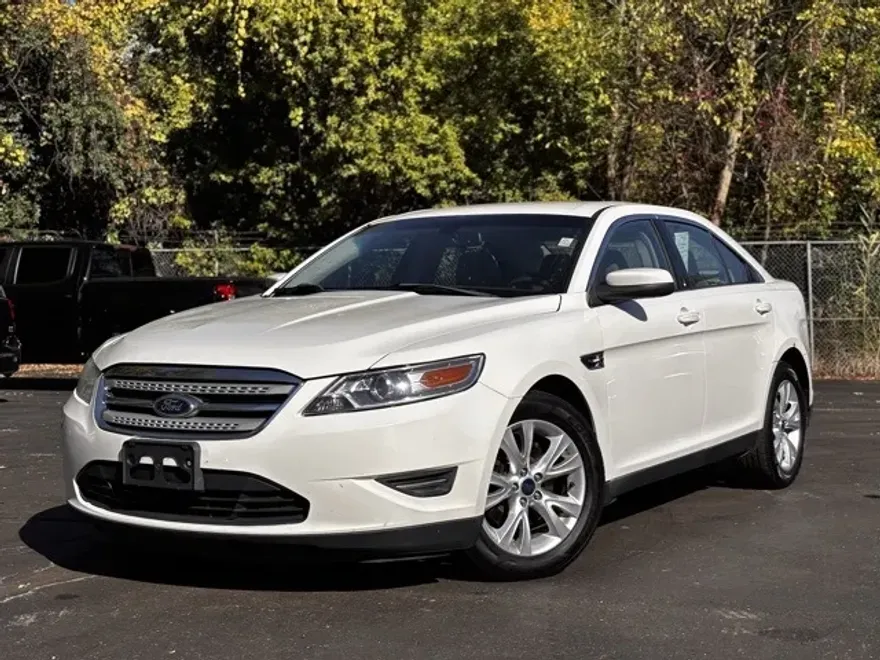 2011 Ford Taurus SEL photo 1