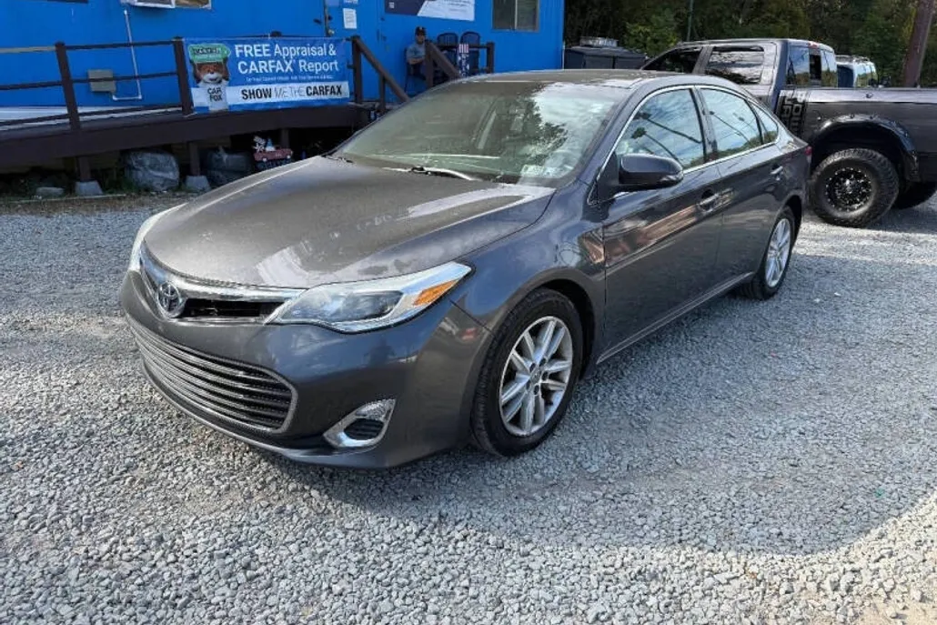 2014 Toyota Avalon XLE photo 1