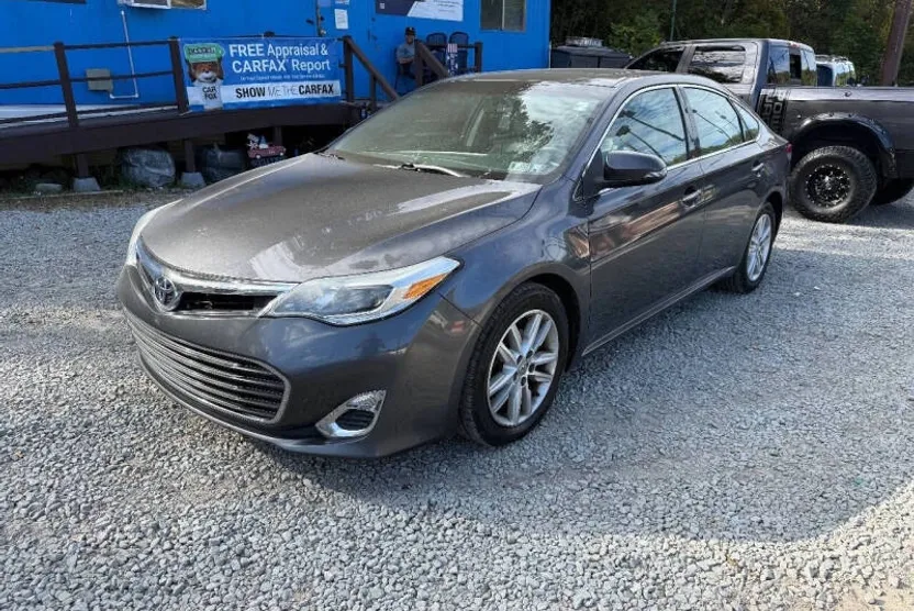 2014 Toyota Avalon XLE photo 1
