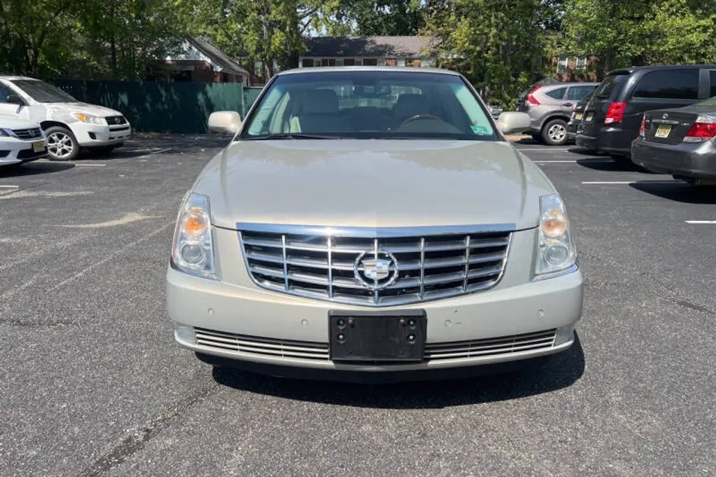 2007 Cadillac DTS Luxury I photo 1