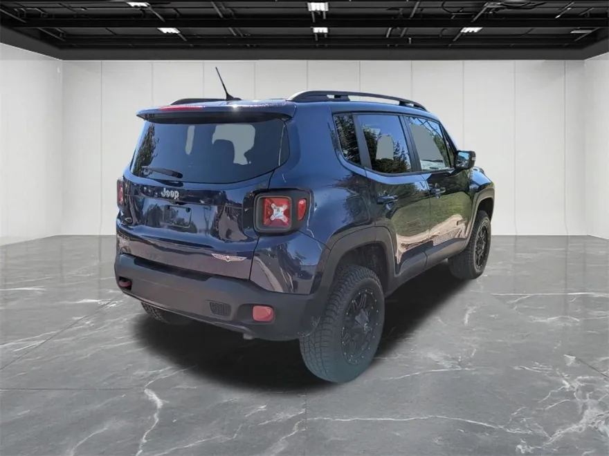 2016 Jeep Renegade Trailhawk photo 1