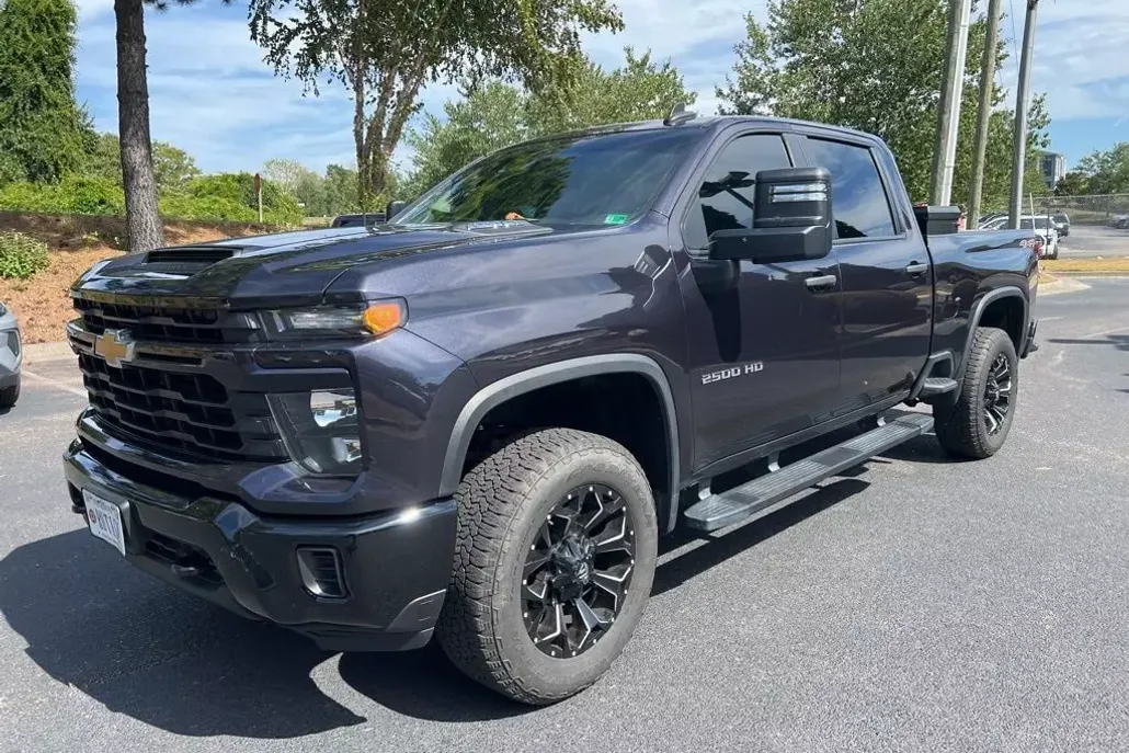 2024 Chevrolet Silverado 2500HD Custom photo 1