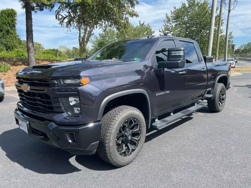 2024 Chevrolet Silverado 2500HD Custom photo 1
