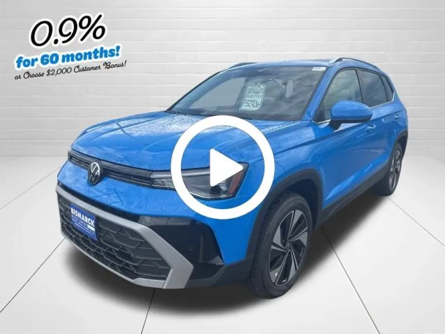 2025 Volkswagen Taos SE photo 1