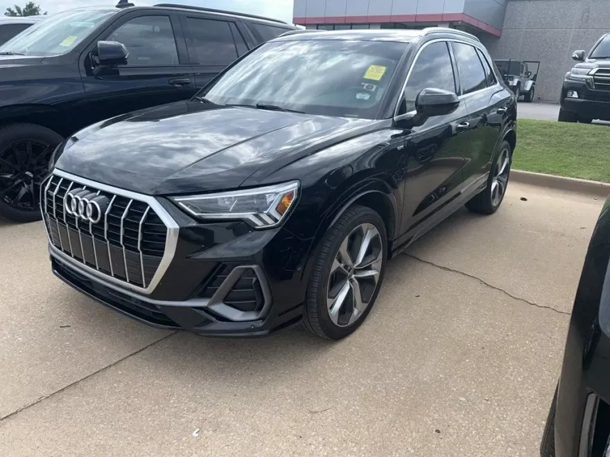 2020 Audi Q3 S line Prestige photo 1