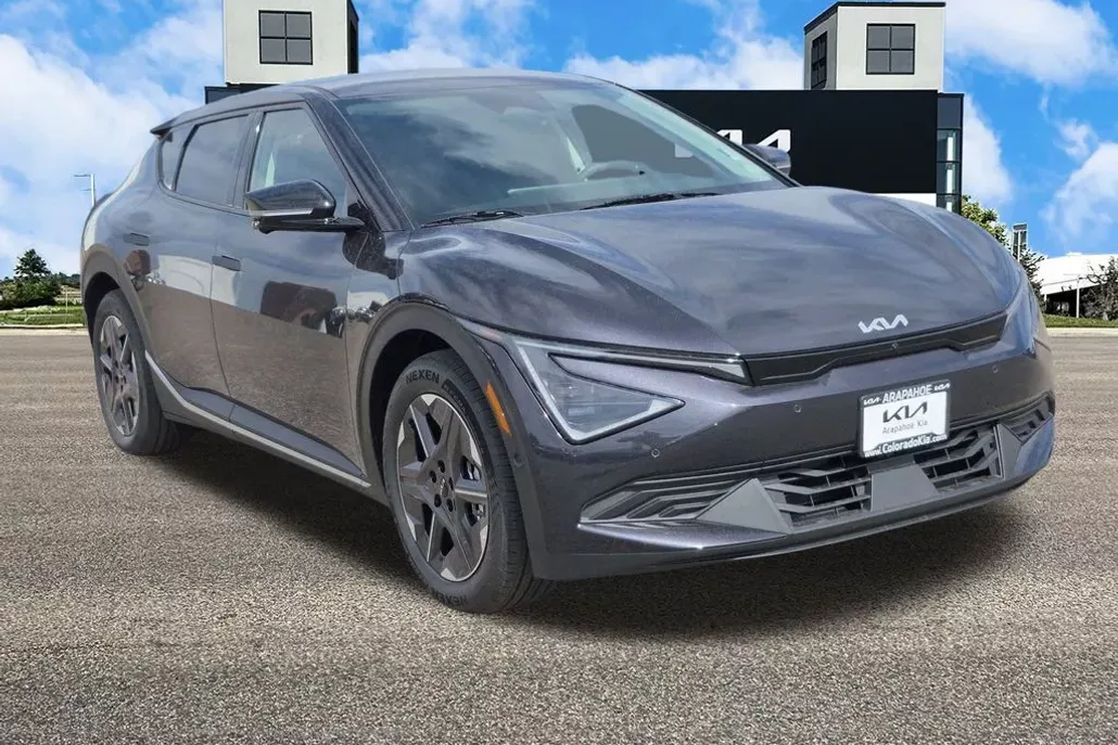 2025 Kia EV6 Light photo 1