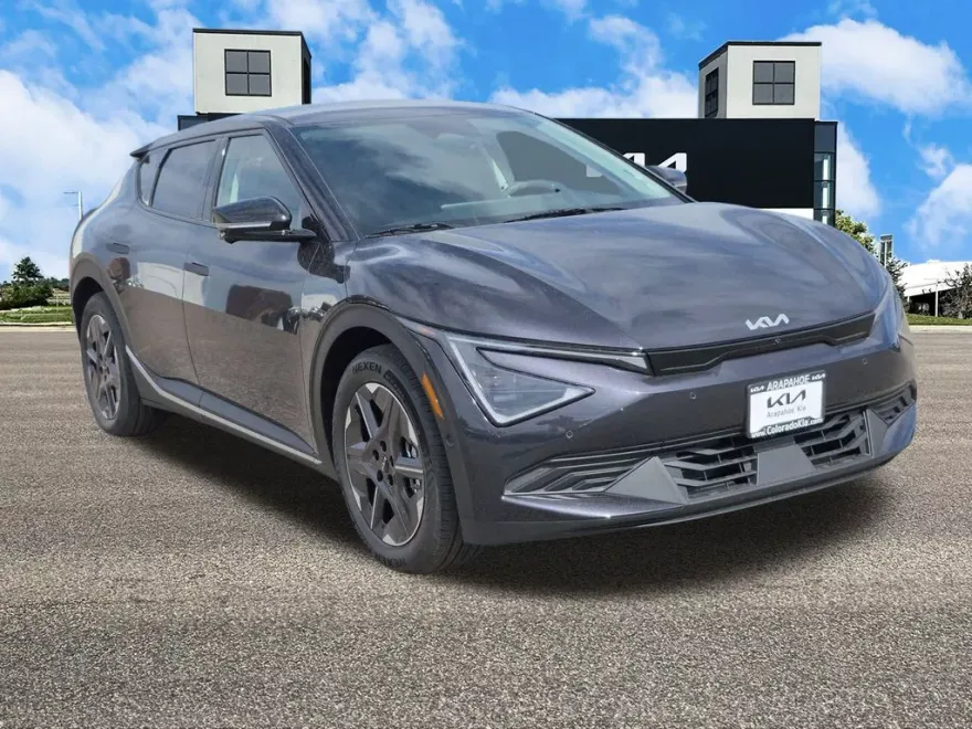 2025 Kia EV6 Light photo 1