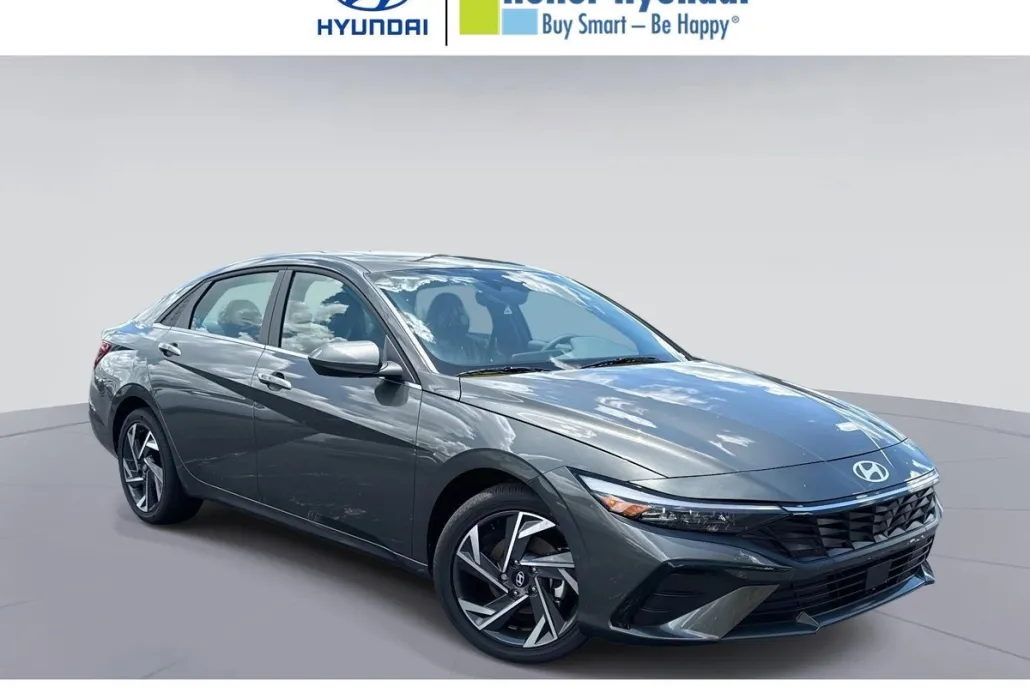 2025 Hyundai Elantra SEL Convenience photo 1