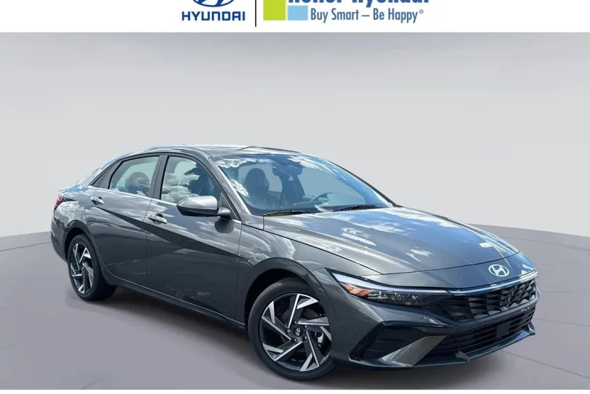 2025 Hyundai Elantra SEL Convenience photo 1