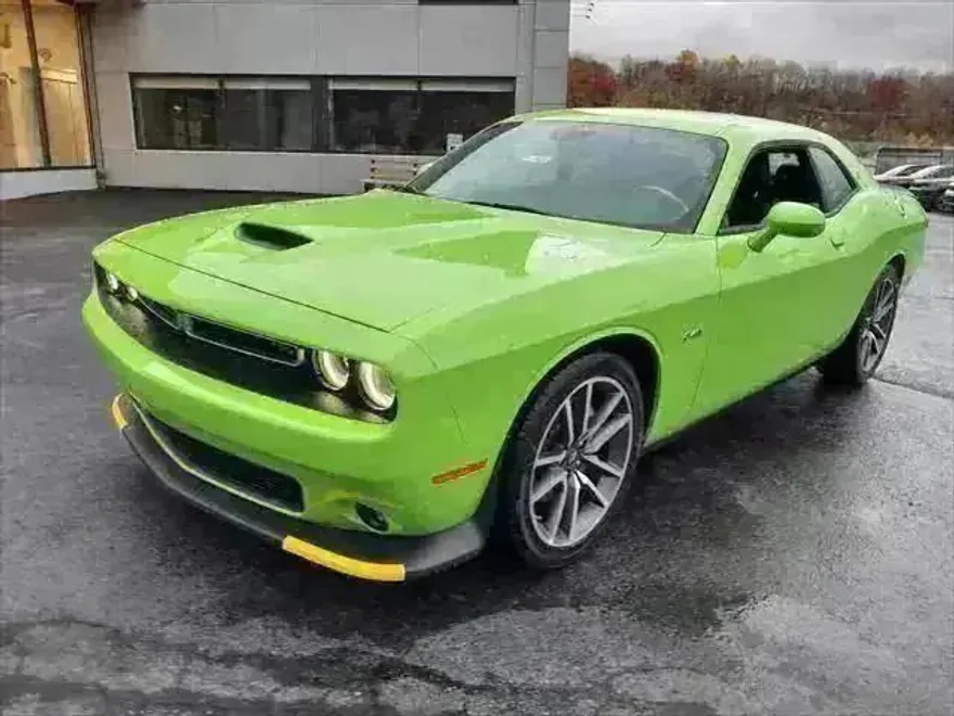 2023 Dodge Challenger R/T photo 1