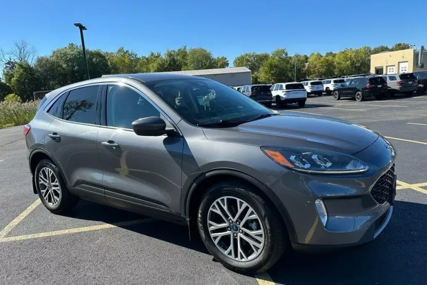 2022 Ford Escape SEL photo 1