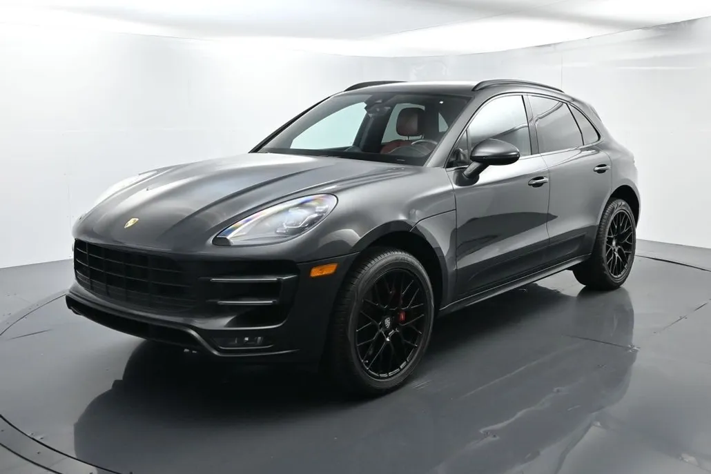 2018 Porsche Macan Turbo photo 1