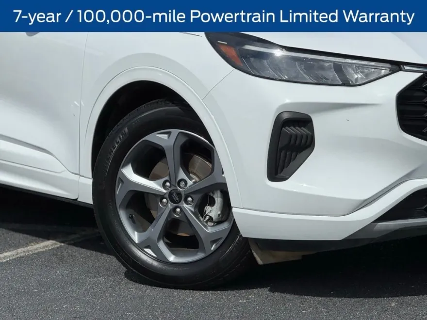 2023 Ford Escape ST-Line photo 1