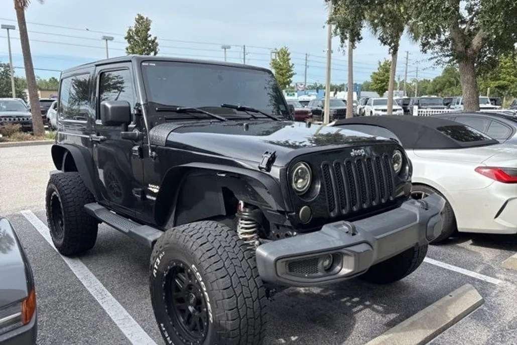 2014 Jeep Wrangler Sahara photo 1