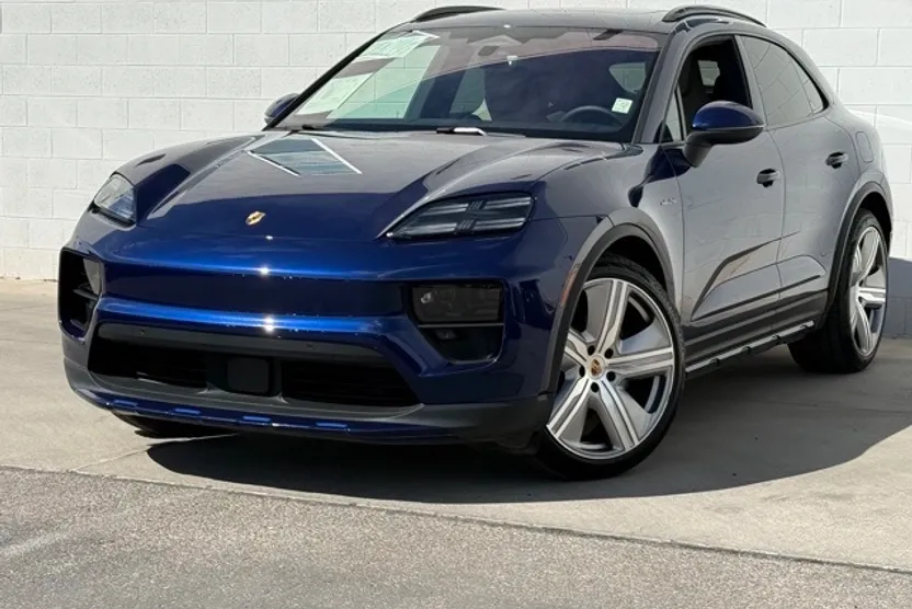 2025 Porsche Macan Electric 4 photo 1