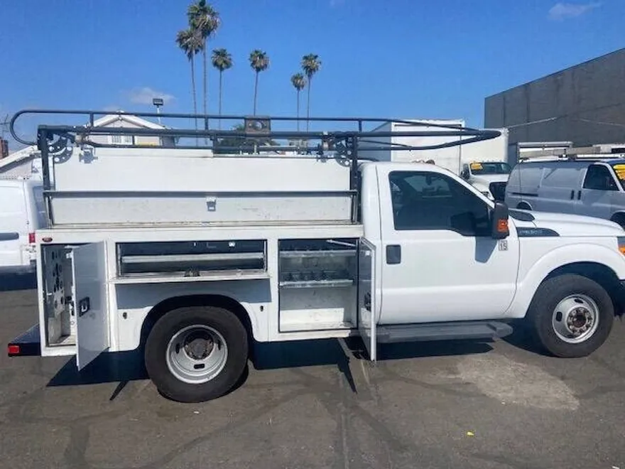 2016 Ford F-350 XL photo 1