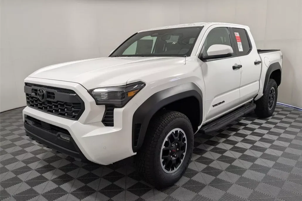 2025 Toyota Tacoma TRD photo 1