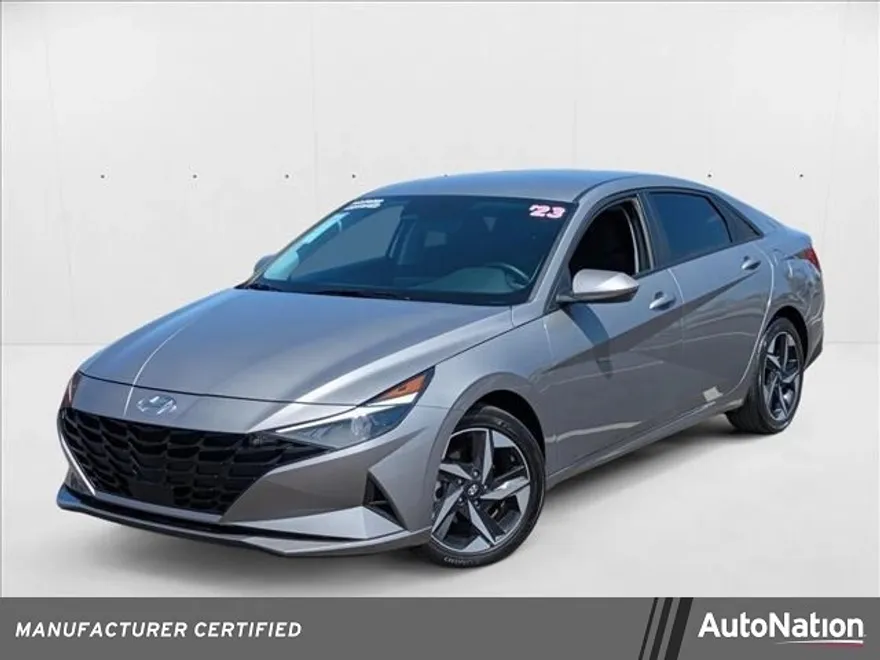 2023 Hyundai Elantra SEL photo 1