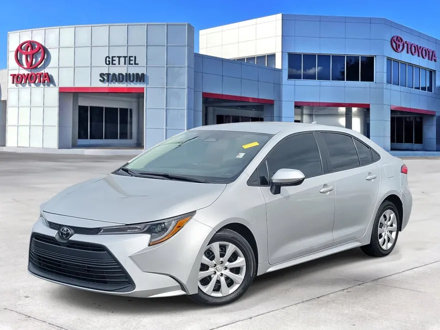 2024 Toyota Corolla LE photo 1