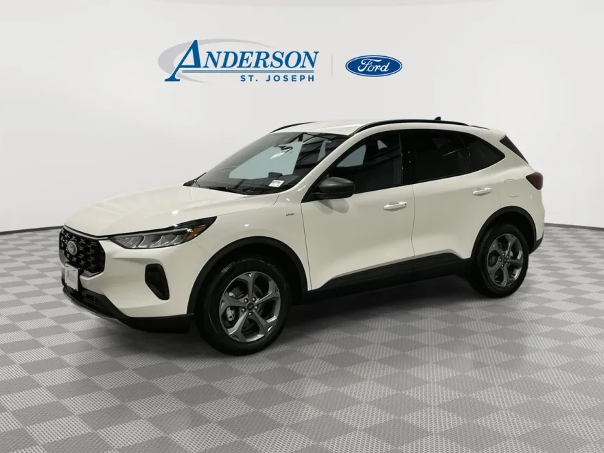 2025 Ford Escape ST-Line photo 1